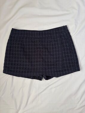 ⚓ Cabi Navy Blue Eyelet Faux Wrap Skort Size 10 Preppy Summer Essential 🎆